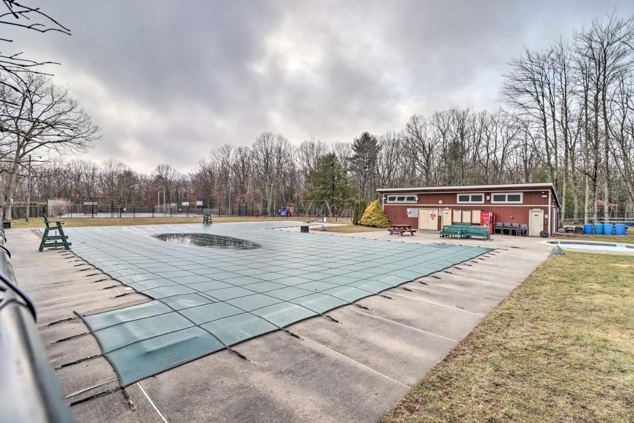 Secluded Poconos Home With Decks About 1 Mi To Lake Jim Thorpe Kültér fotó