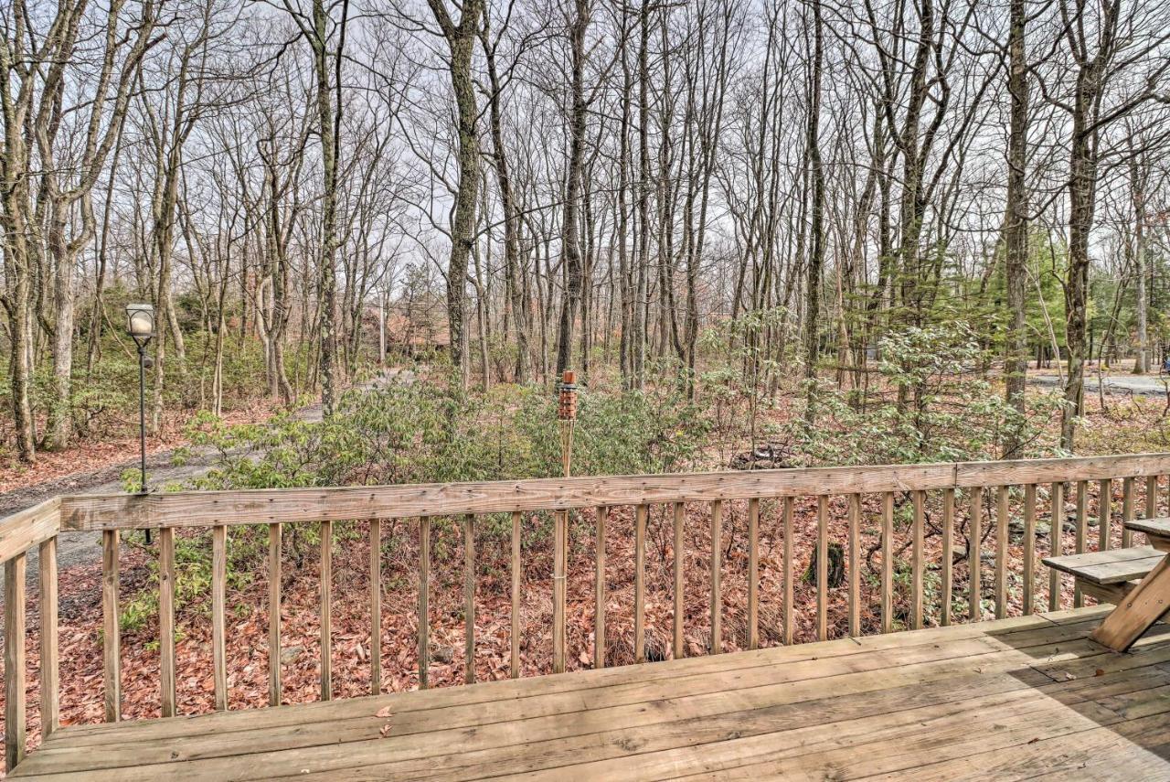 Secluded Poconos Home With Decks About 1 Mi To Lake Jim Thorpe Kültér fotó